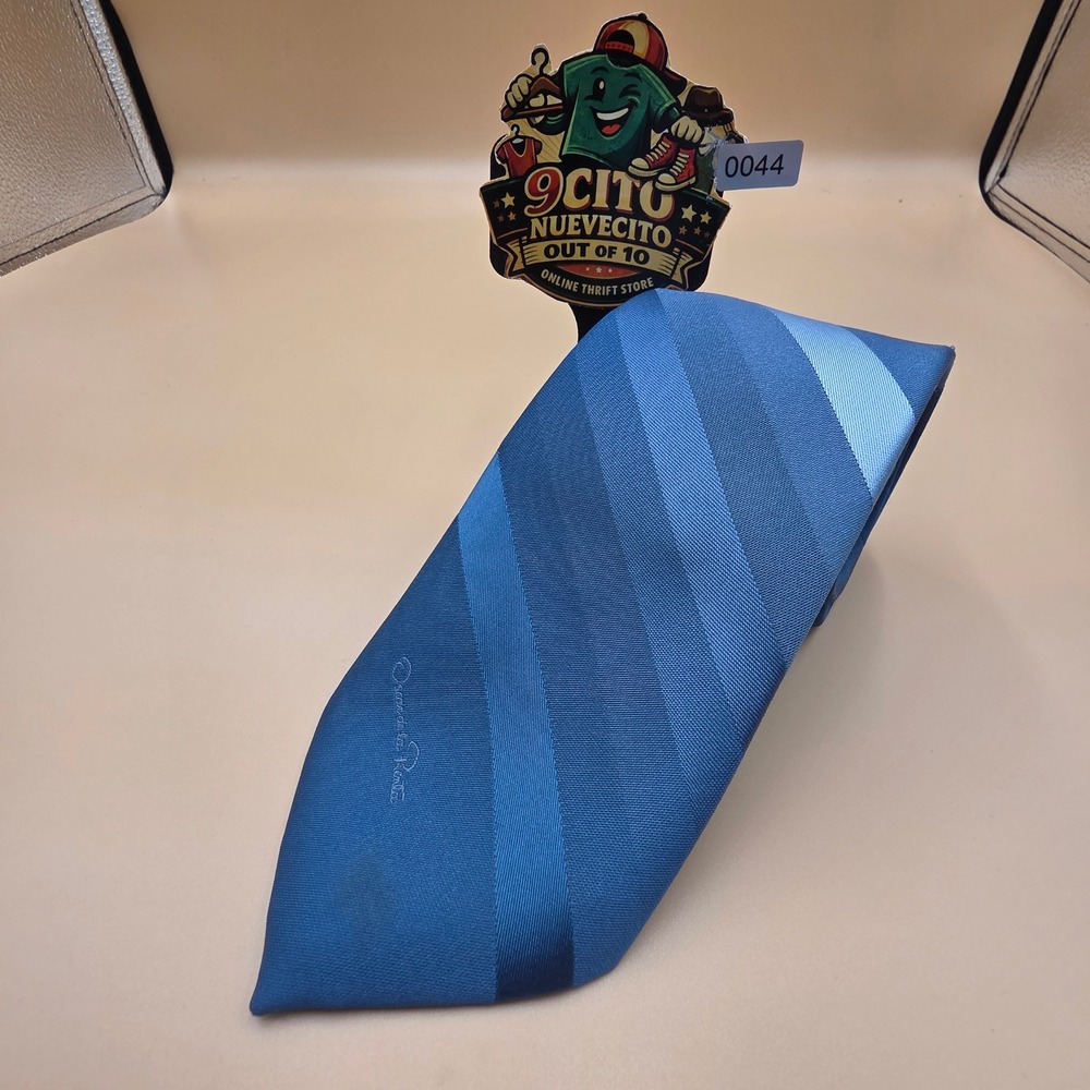 Oscar de la Renta Mens Silk Necktie Blue Tonal Diagonal Stripe Signature Logo